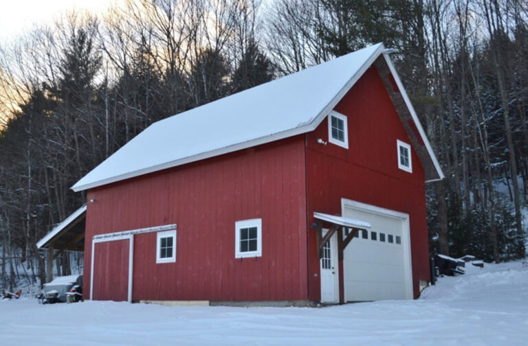 Gallery-Featured-Image-Barn-in-Richmond-VT